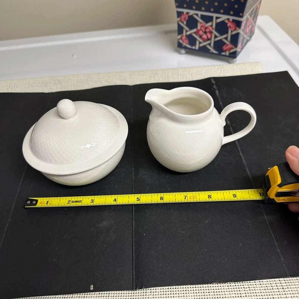 Villeroy & Boch Tipo White Creamer and Sugar Bowl w/ Lid set Porcelain NEW